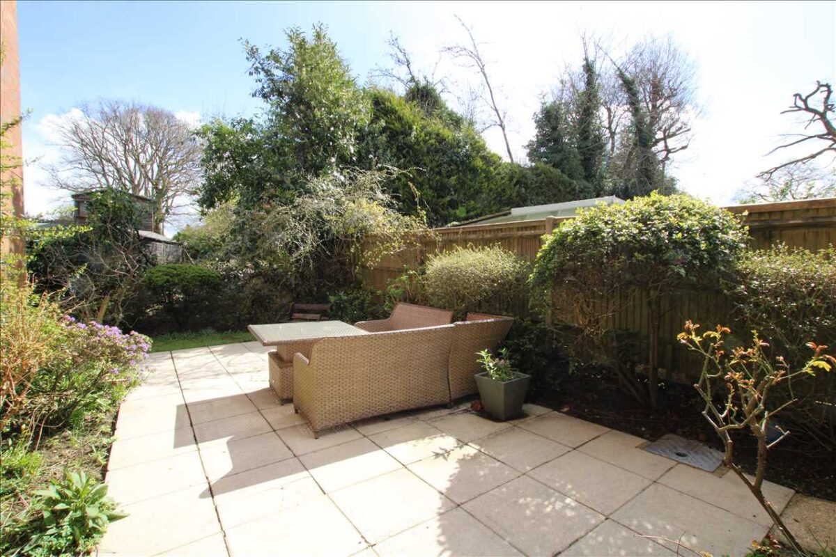 Summerhouse Court, Grayshott