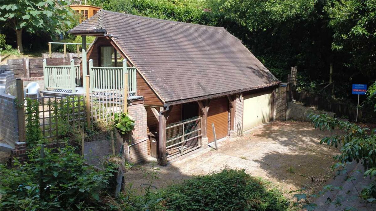 Pigeonhole, Grayshott