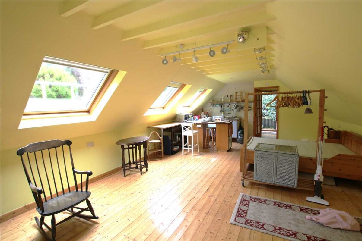 Pigeonhole, Grayshott
