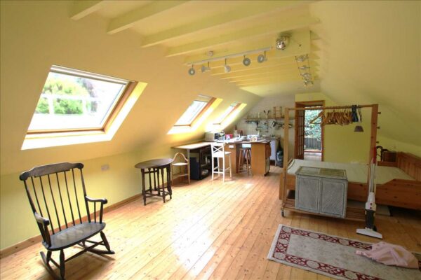 Pigeonhole, Grayshott