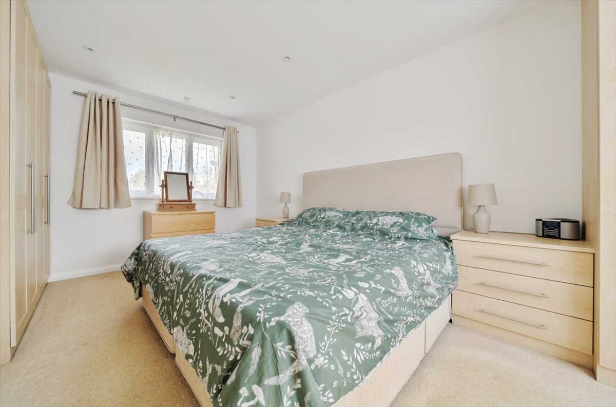 Mottram, Hindhead