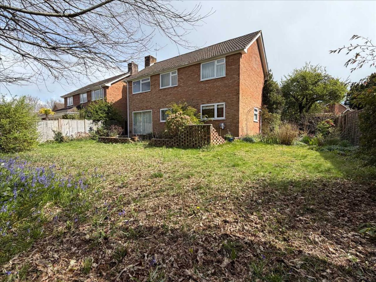 Grayshott Laurels, Lindford